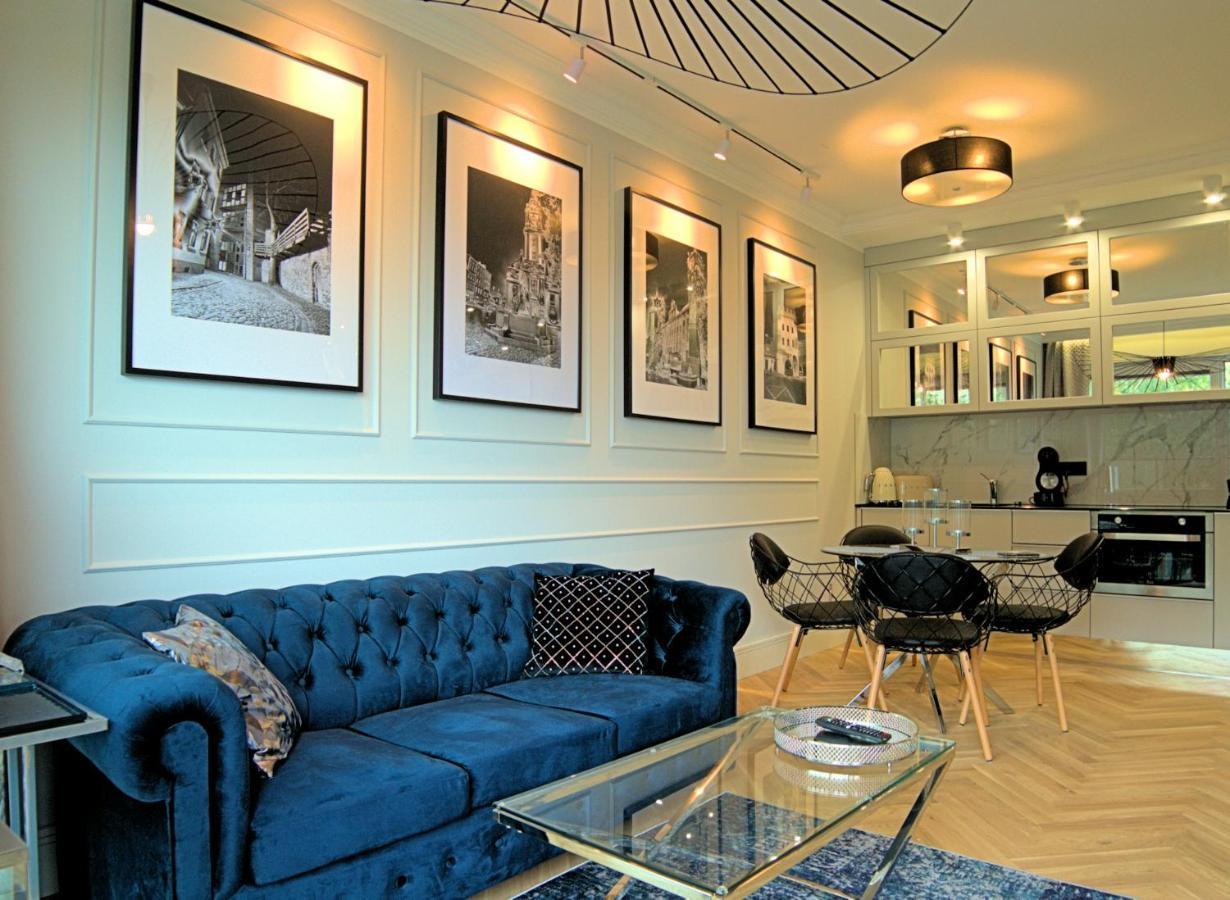 Apartment Blue Velvet Premium Iii Torun