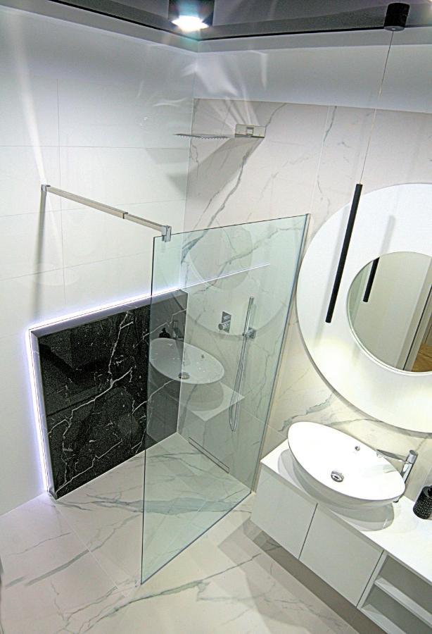 Blue Velvet Premium Iii Apartment *